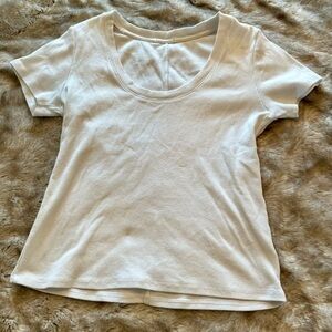 Scoop neck finely ribbed white top​​​